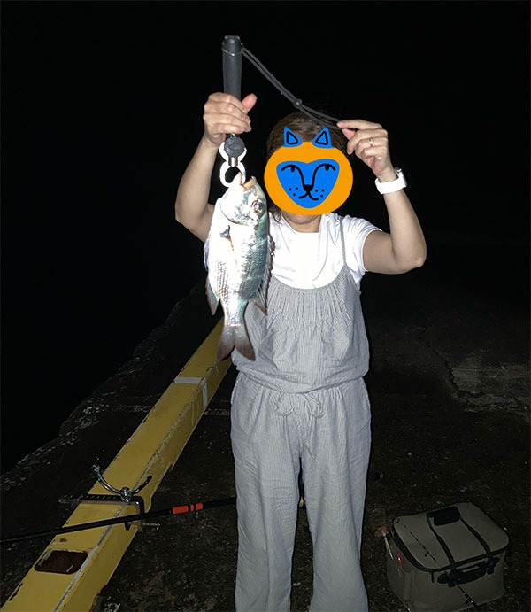 ヨコシマクロダイを釣り上げた